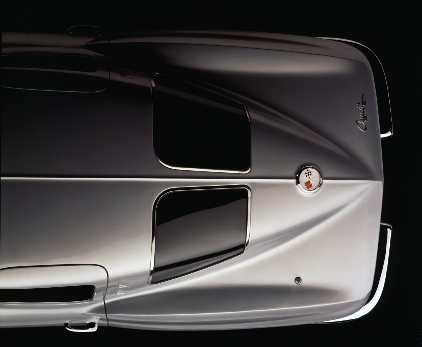 The 1963 Sting Ray's split rear windshield © General Motors