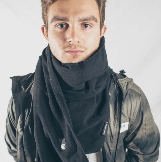 FNDN heated scarf
