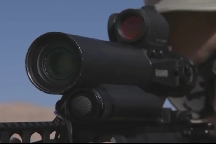 The RAZAR riflescope allows shooters to change focus without distraction