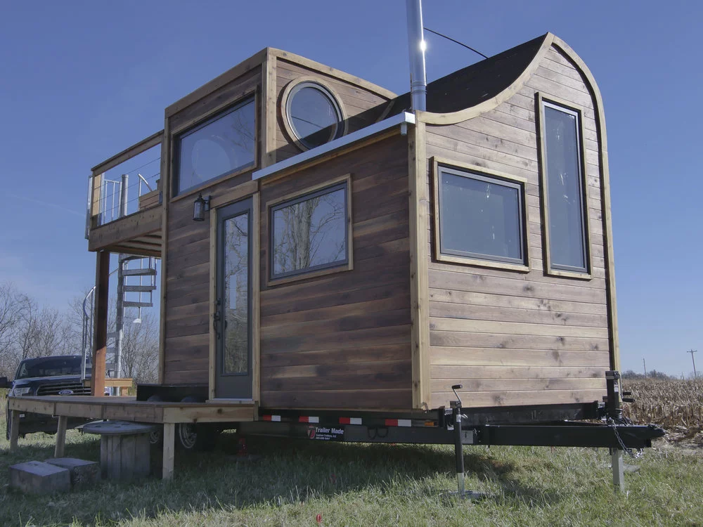 The Honey on the Rock is based on a double-axle trailer