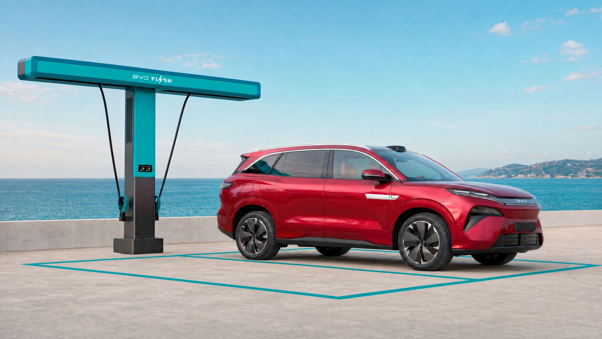 BYD's flagship e-SUV packs insane 9-minute flash charging
