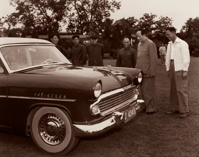 Early Red Flags bore more than a little resemblance to 1950s' era American sedans (Image: FAW)