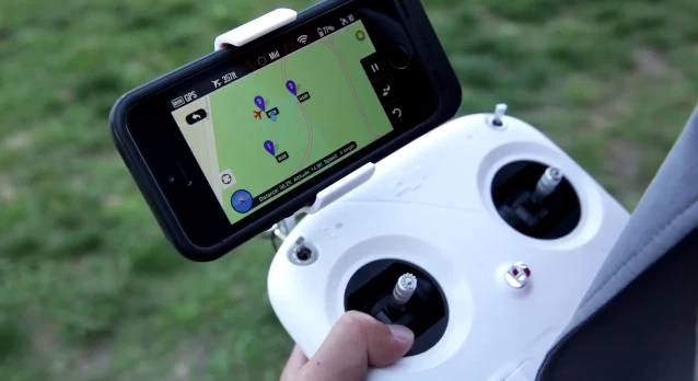 Users can drag up to 16 pins onto a map of their current location, those pins indicating GPS waypoints for the copter to hit on its flight
