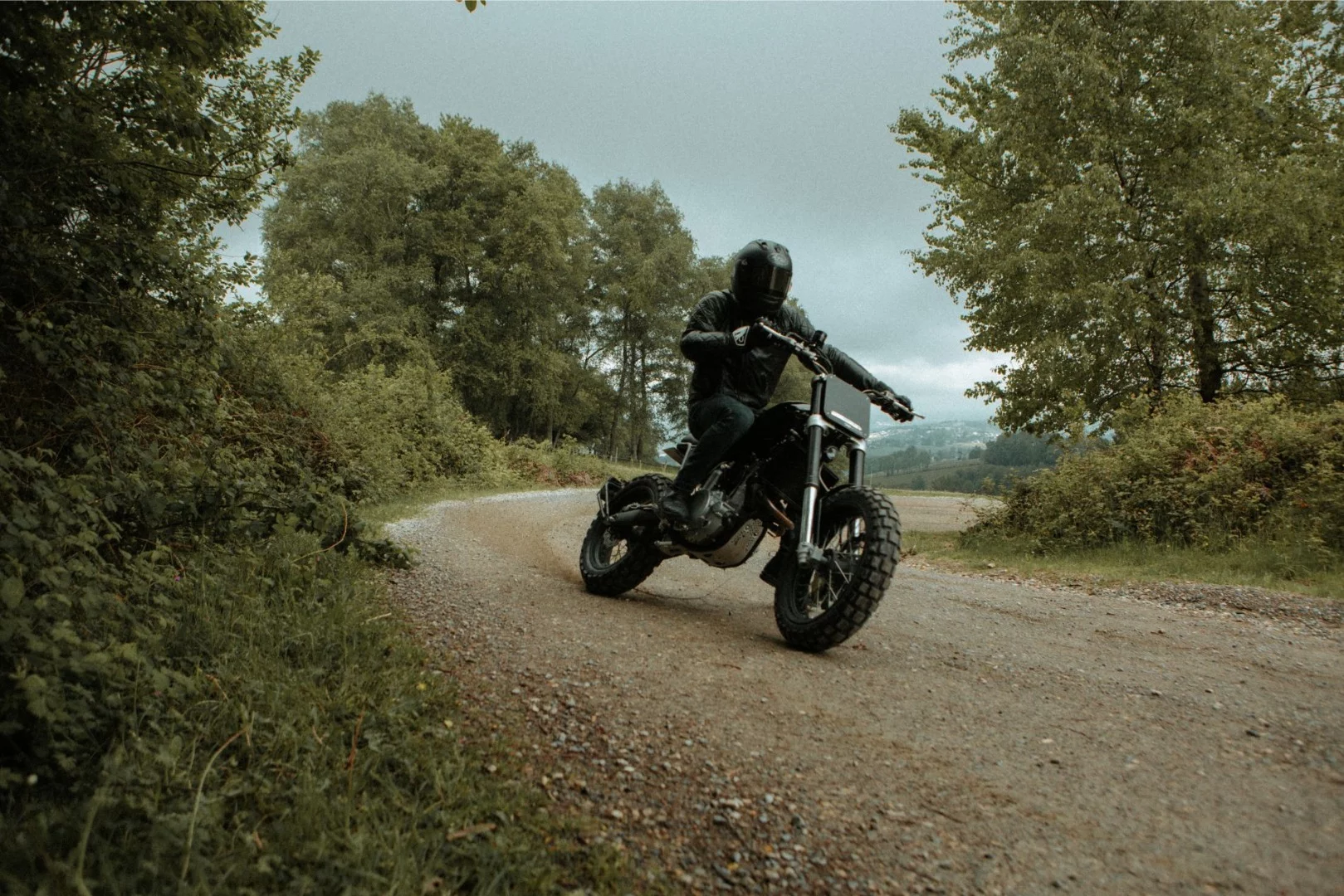 Looks like this fella's gone for the Conti TKC80s