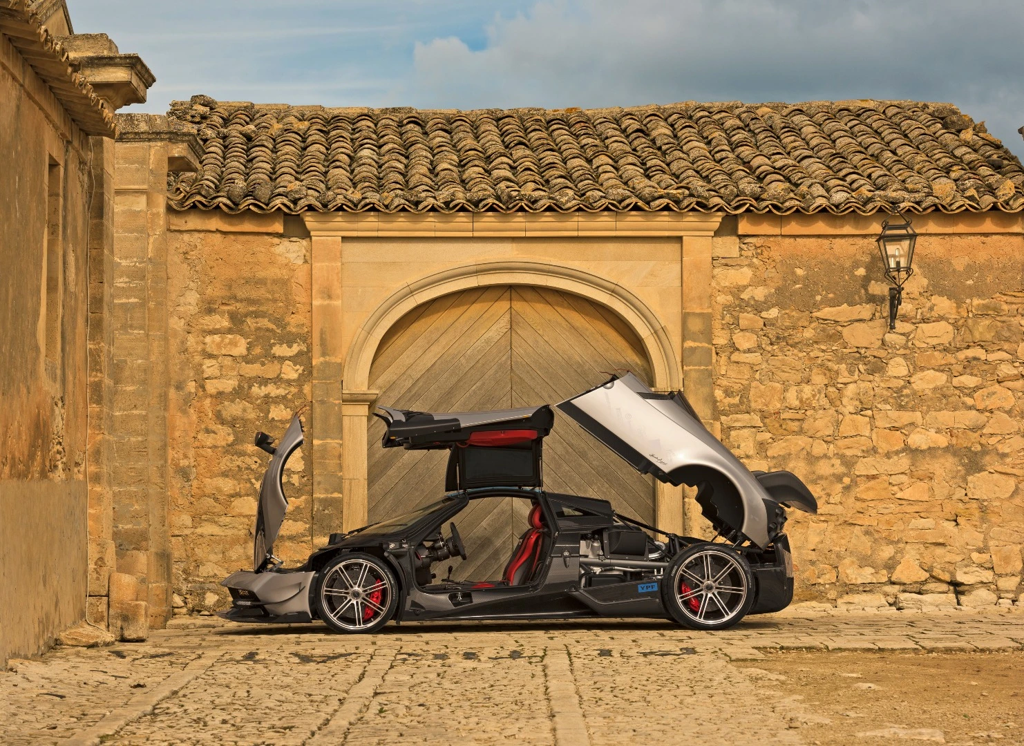 Pagani Huayra BC opened up