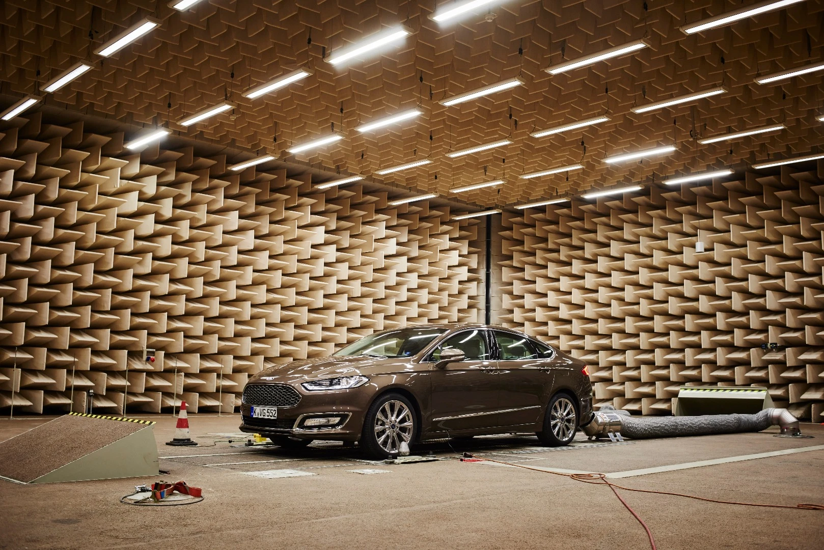 The Mondeo Vignale also features foam engine bay insulation, acoustic glass and sound-absorbing materials for the interior