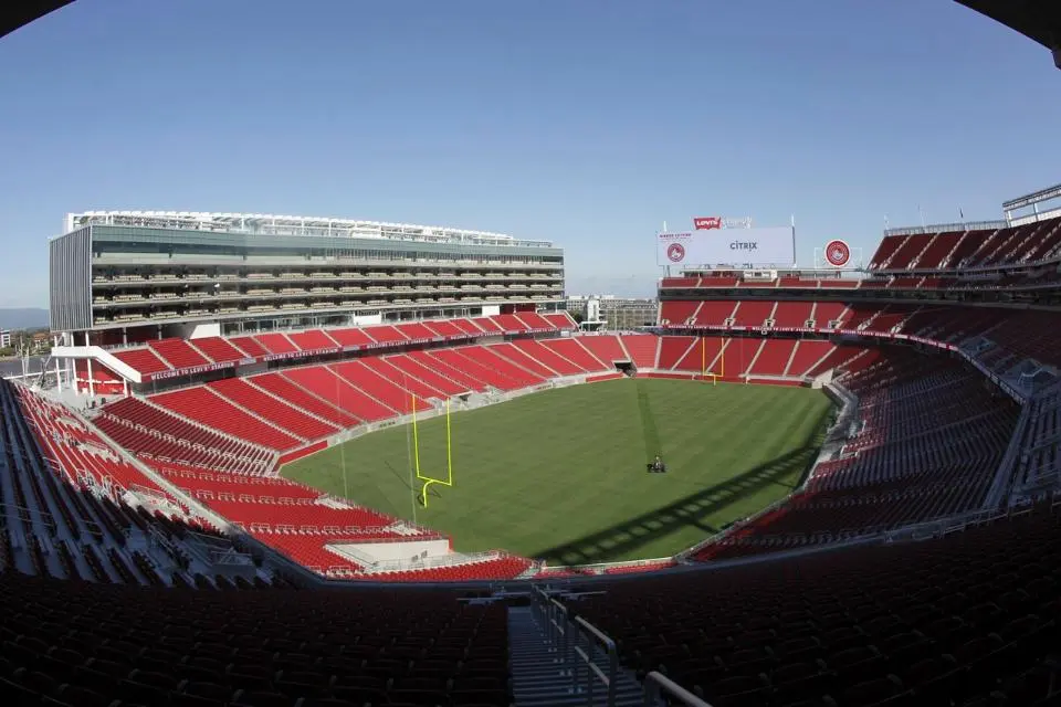 The Levi's Stadium features two HD 13 LED video boards measuring 200 x 48 ft (61 x 15 m) each