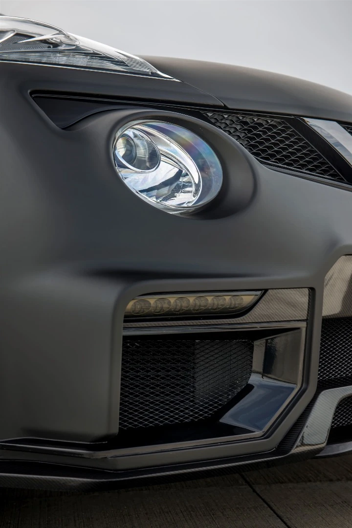 With a 2015 Juke as its base, the new Juke-R has a redesigned set of headlamps