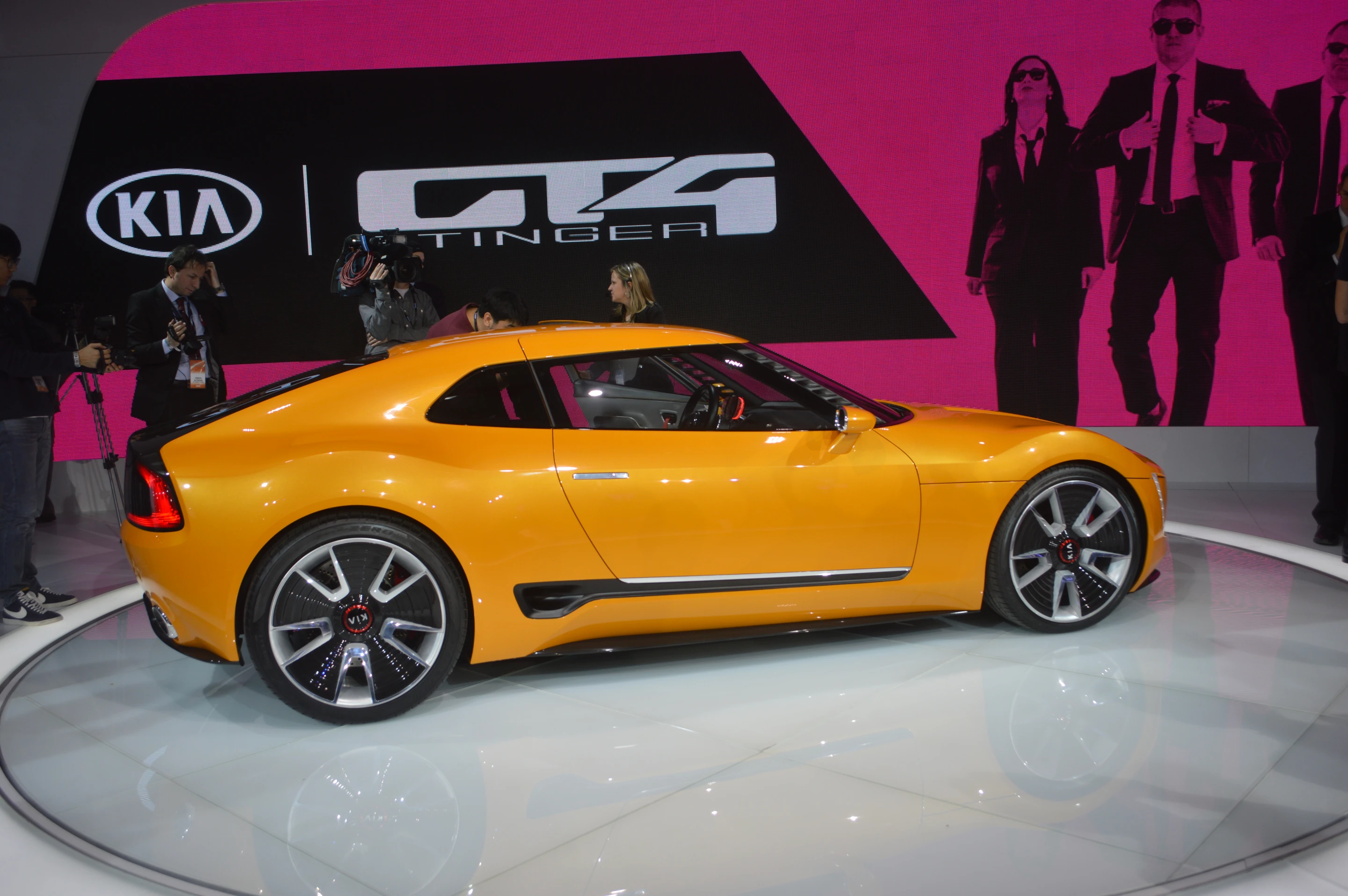 The GT4 Stinger has aluminum wheels