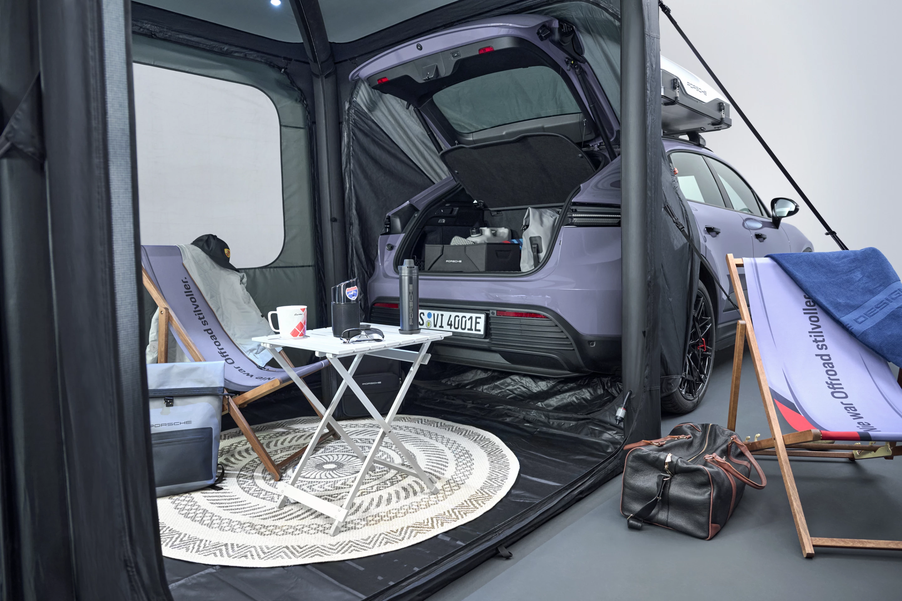 It doesn't look as seamless as the Tesla camping tents available, but we suppose it makes an intriguing indoor/outdoor space for the great outdoors