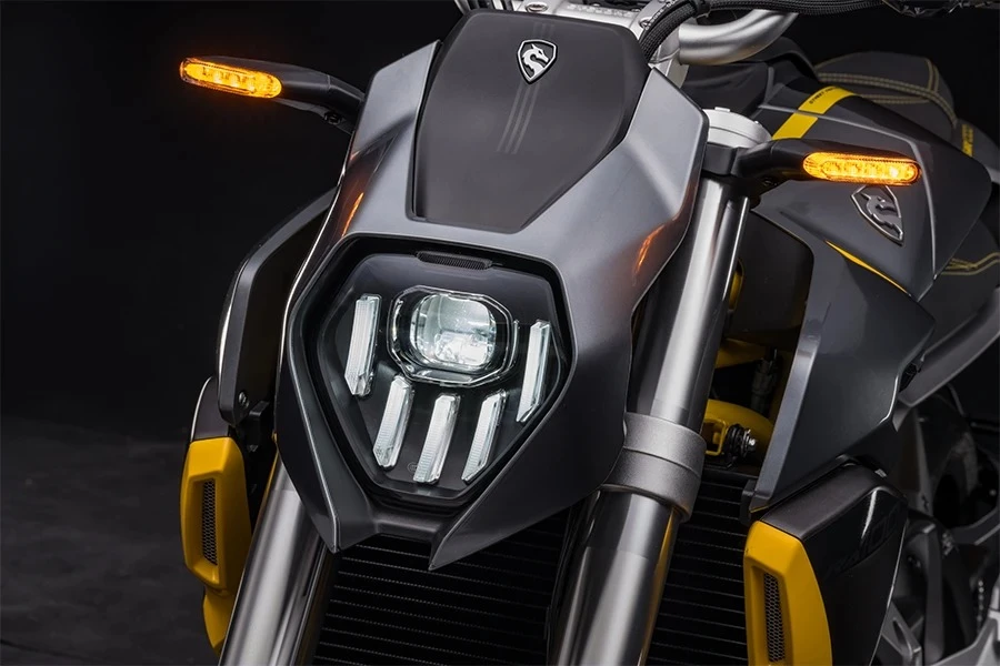 The RA1000 features a 6-inch TFT screen and full LED lighting all around