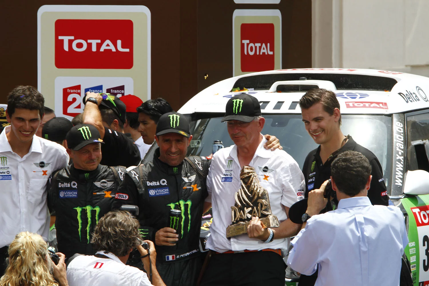 Peterhansel at the finish