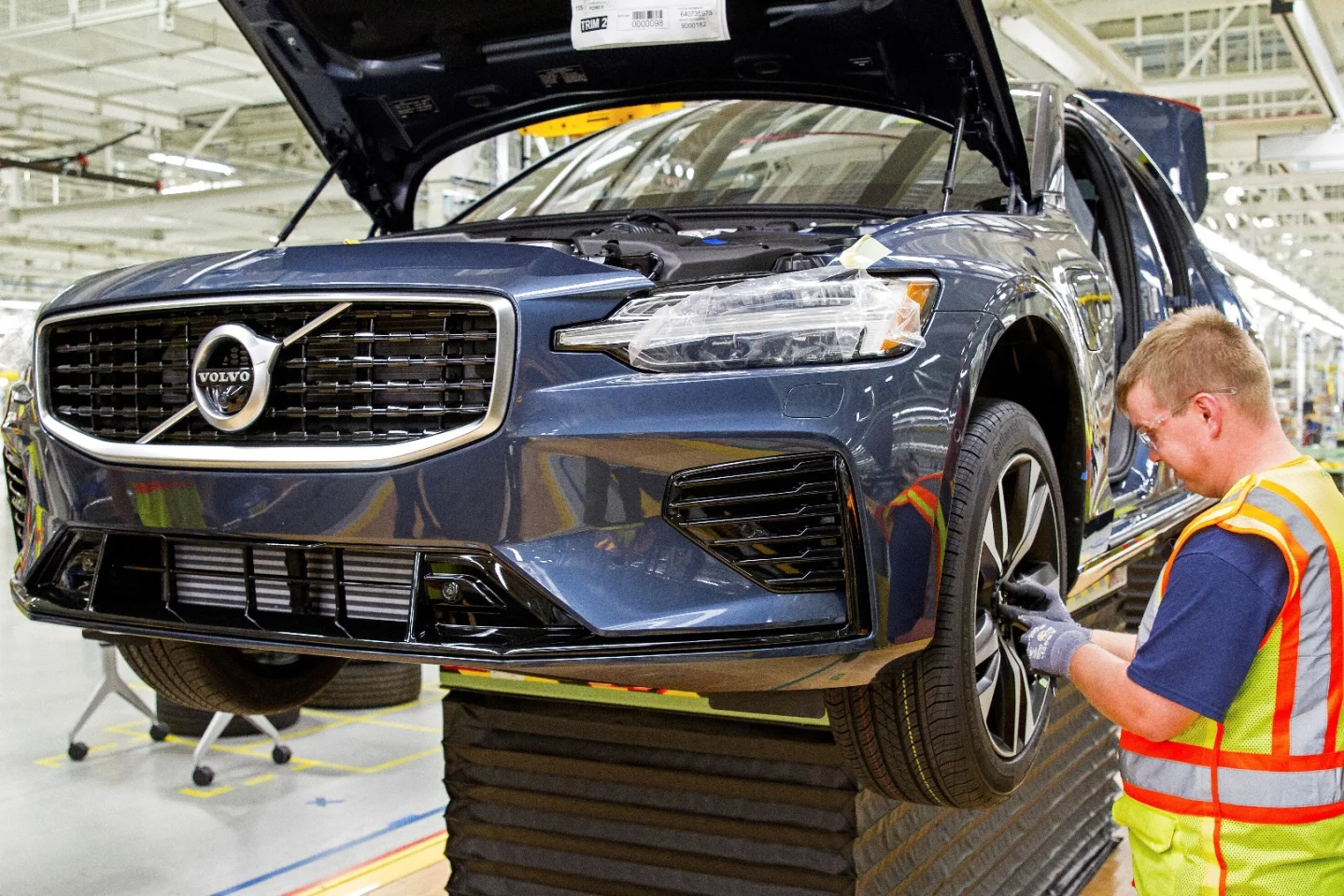 The S60 will be manufactured at Volvo's first American plant