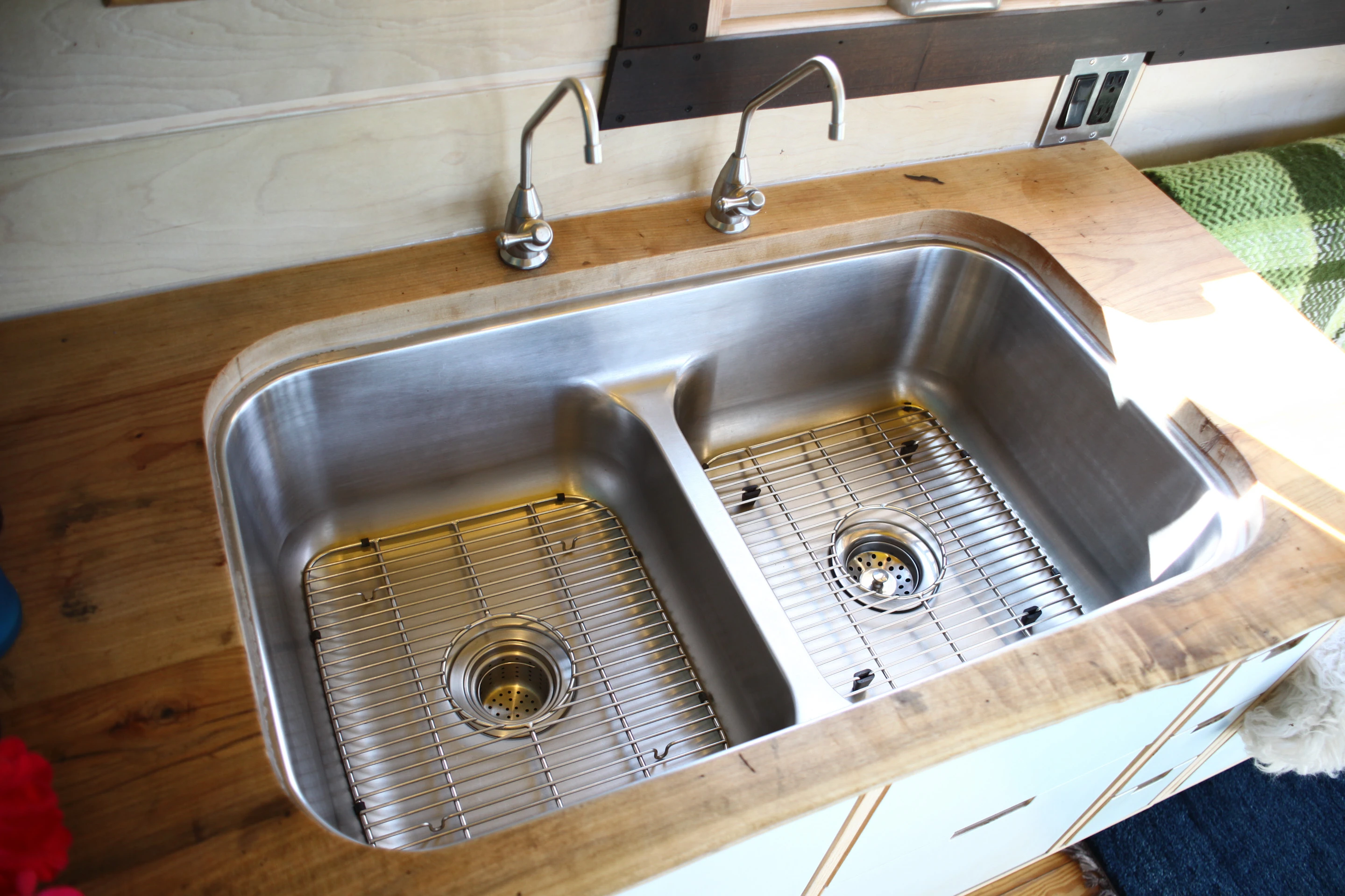 Pocket Shelter's kitchen sink