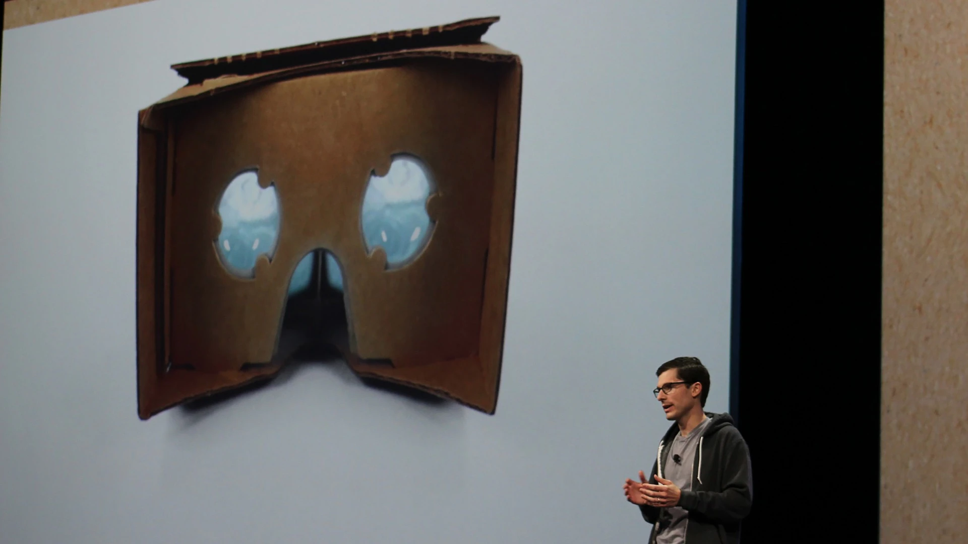 Google has announced a new version of its low-cost Cardboard headset