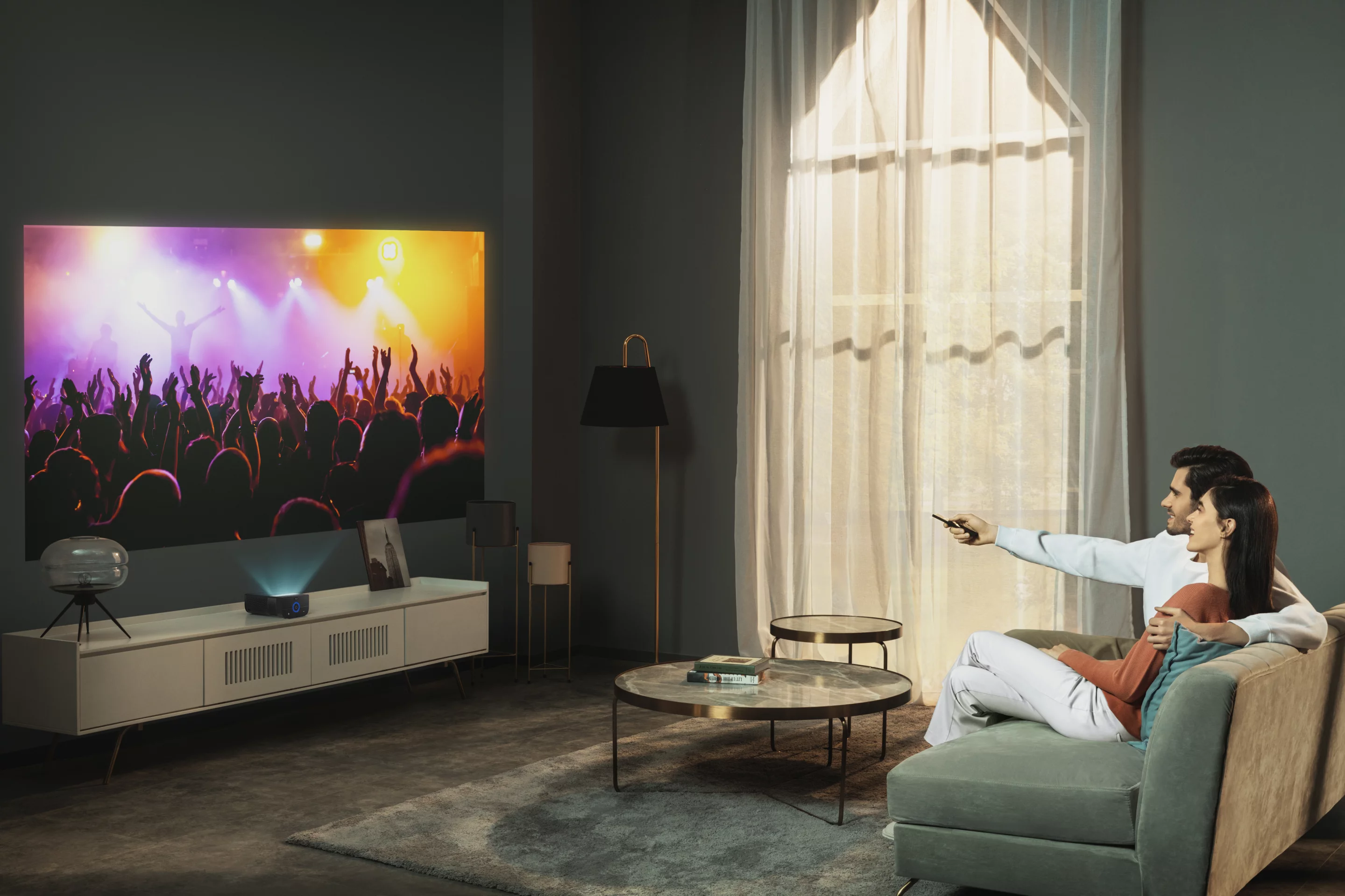 The Hachi Infinite M1 can project a 100-inch diagonal image, though the optimum is about 40 inches