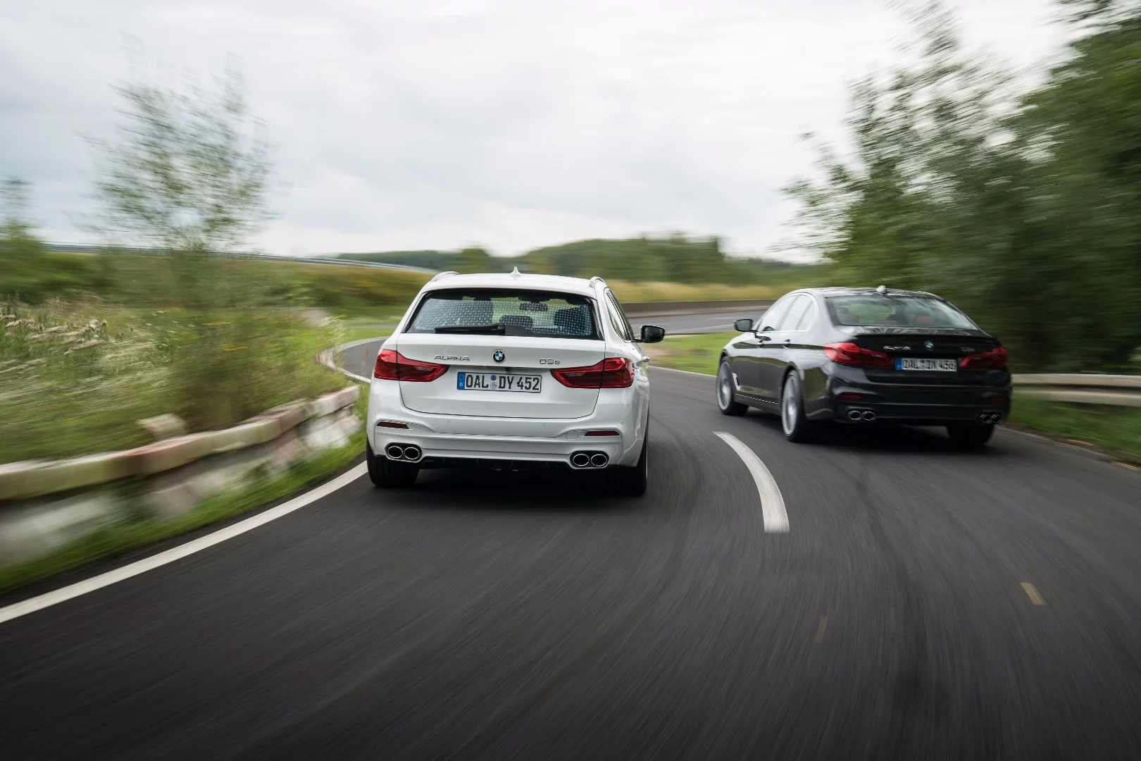 The D5 S Touring has air suspension on the rear axle