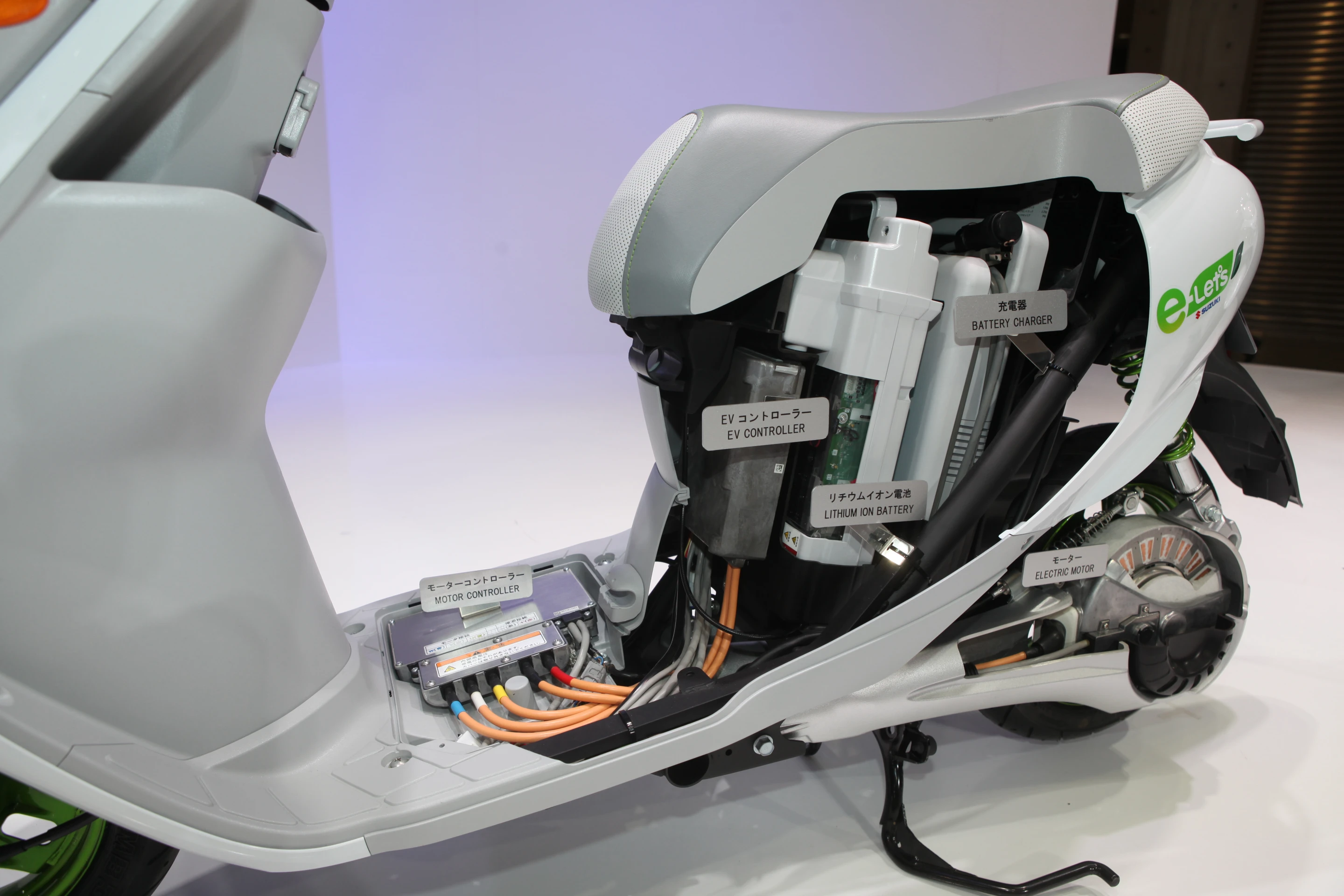 Cutaway of Suzuki Burgman Fuel Cell Scooter