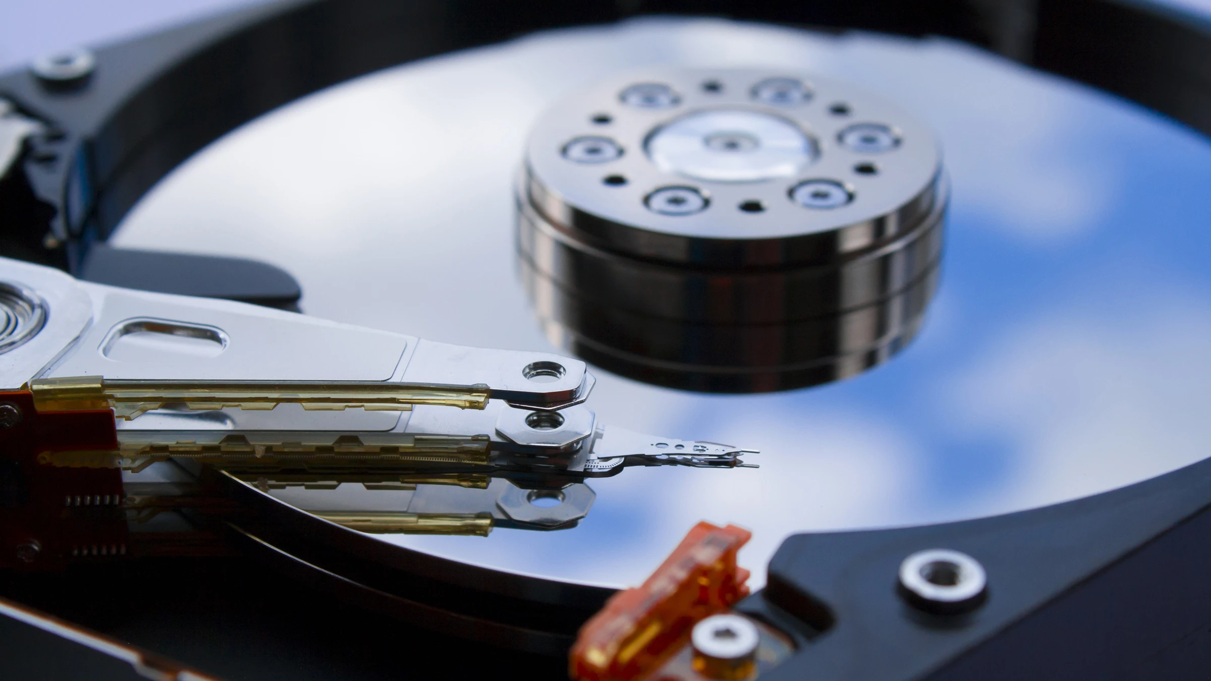 Seagate has begun shipping the world's largest capacity HDD (Photo: Shutterstock)