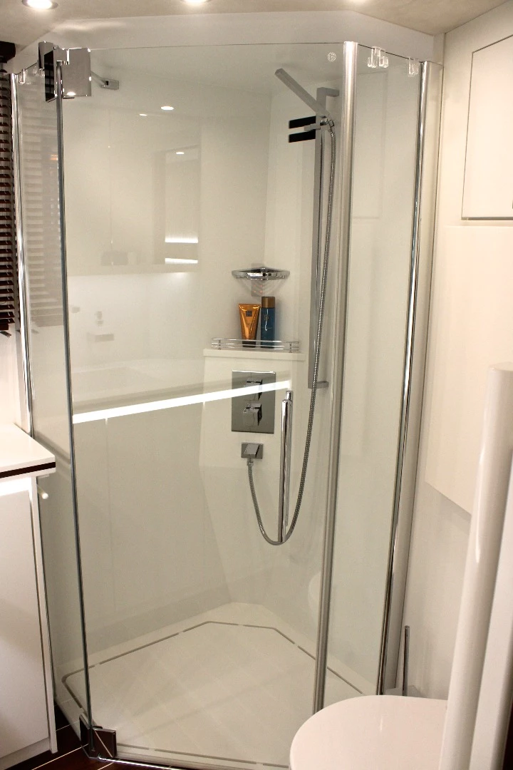 Large shower and toilet area in the Vario Mobil Perfect