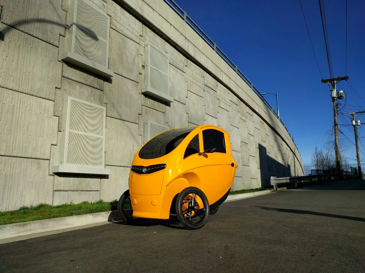 The Veemo's electric-assist feature means that users aren't likely to work up much of a sweat while using it, so they don't need to plan on changing clothes upon reaching their destination