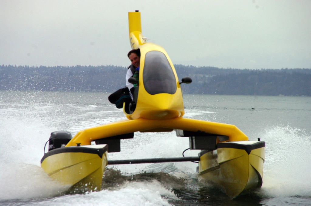 The Catamaran hulls make the Helicat lighter, faster and stable