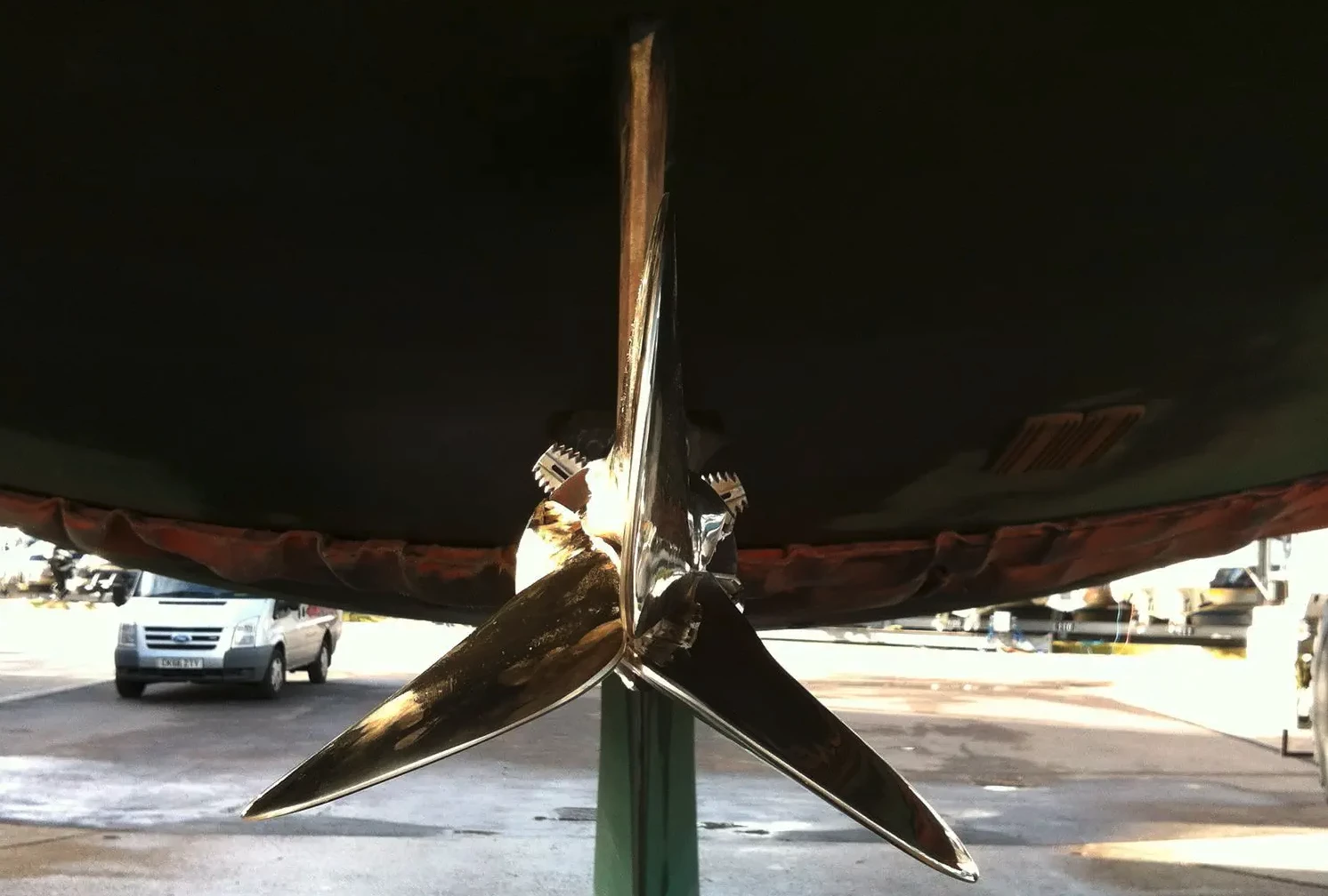 Gori's Folding 3-Blade Propeller manages propulsion and drag in sailing and is now adding regeneration capability to the mix