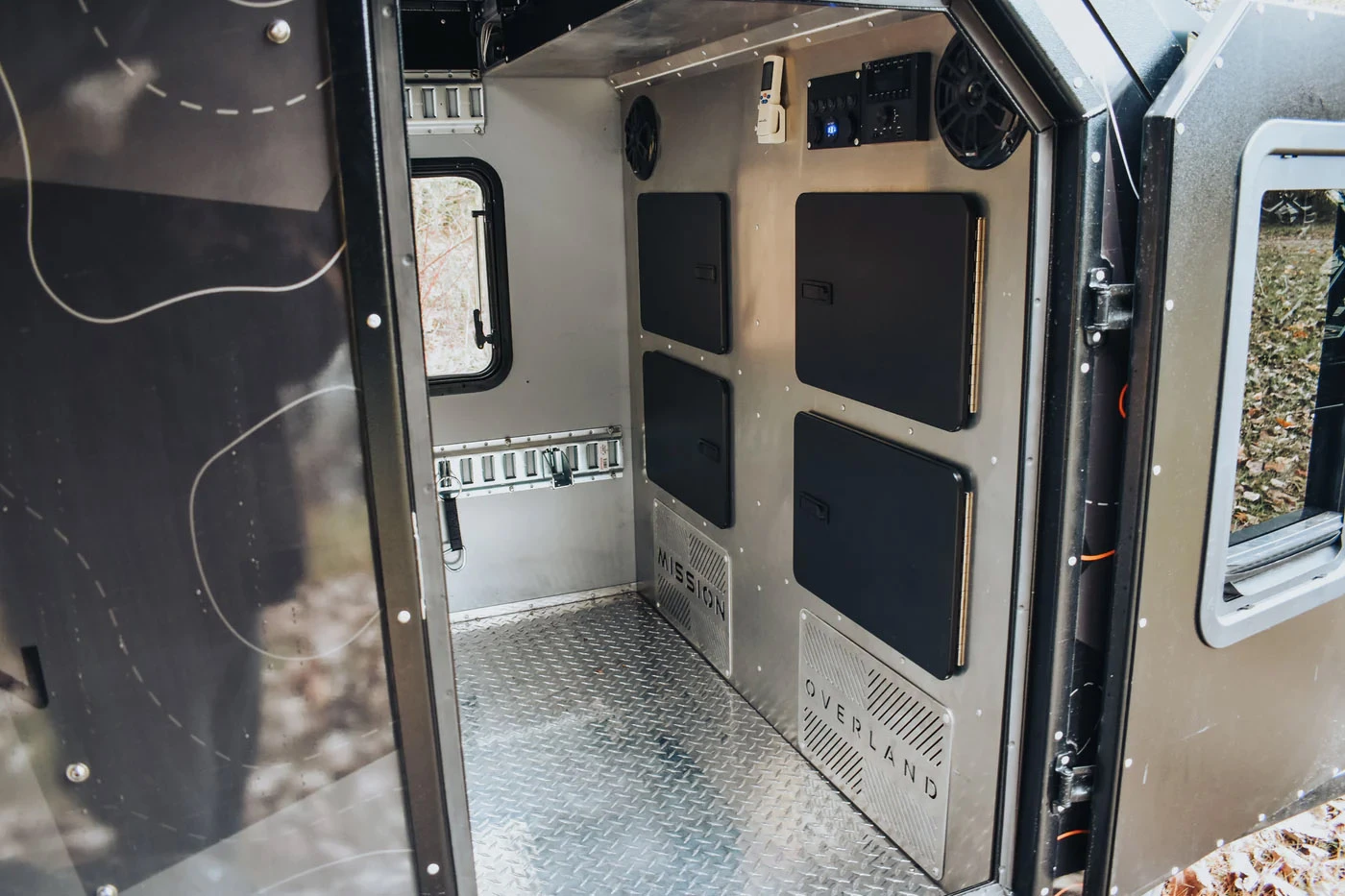 The side door allows for easy access to the trailer's interior when it's already loaded up