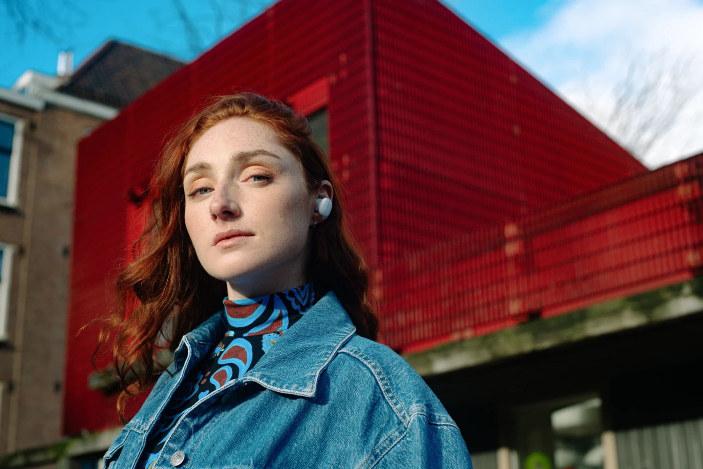 After measuring the frequency curves and harmonic distortion of different driver types, and then performing listening tests, Fairphone landed on titanium "for better, cleaner, richer sound"