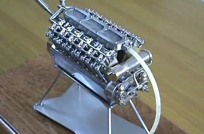 Patelo's miniature V12