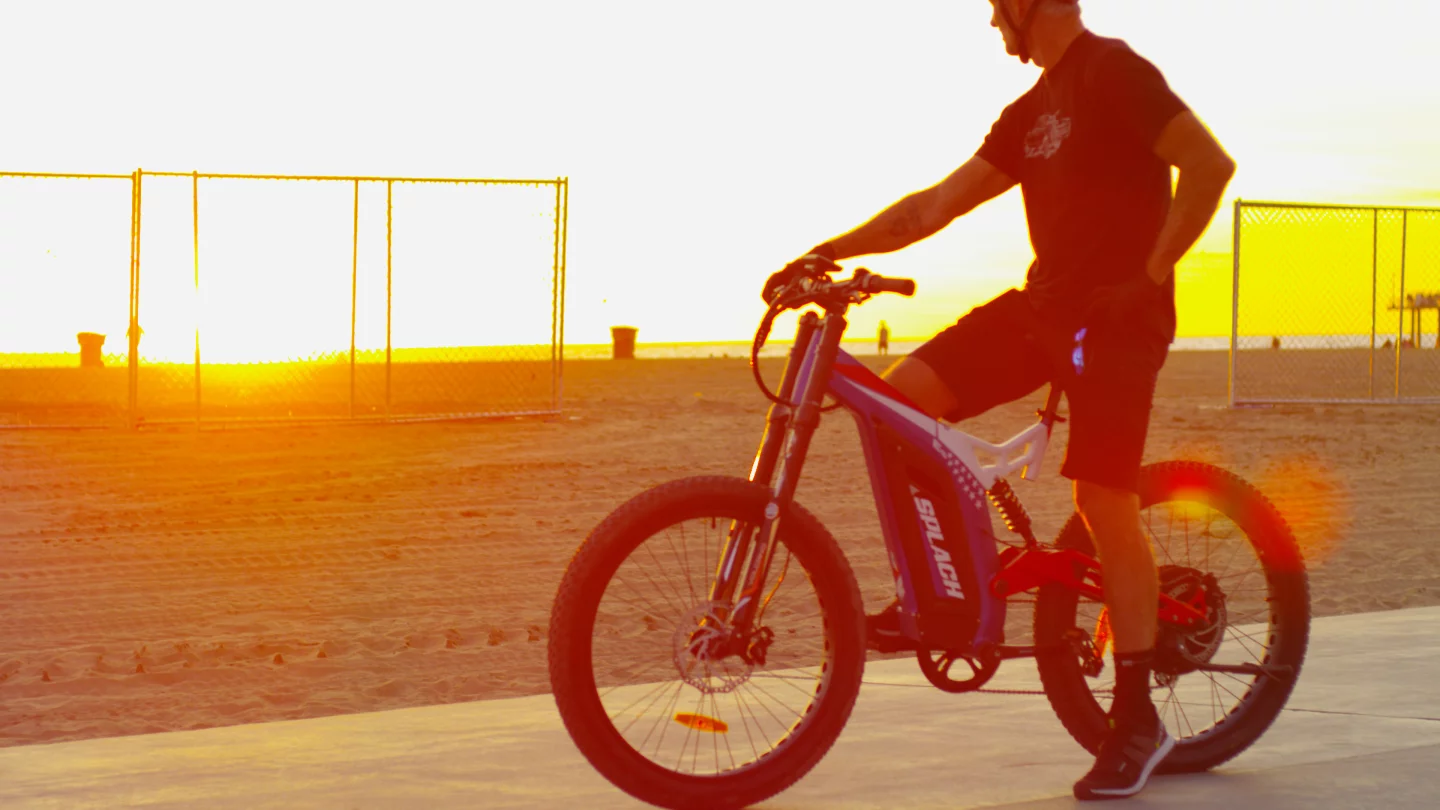 The 14-Ah removable battery is reported good for up to 28 miles in throttle mode or 50 miles of pedal assist per charge