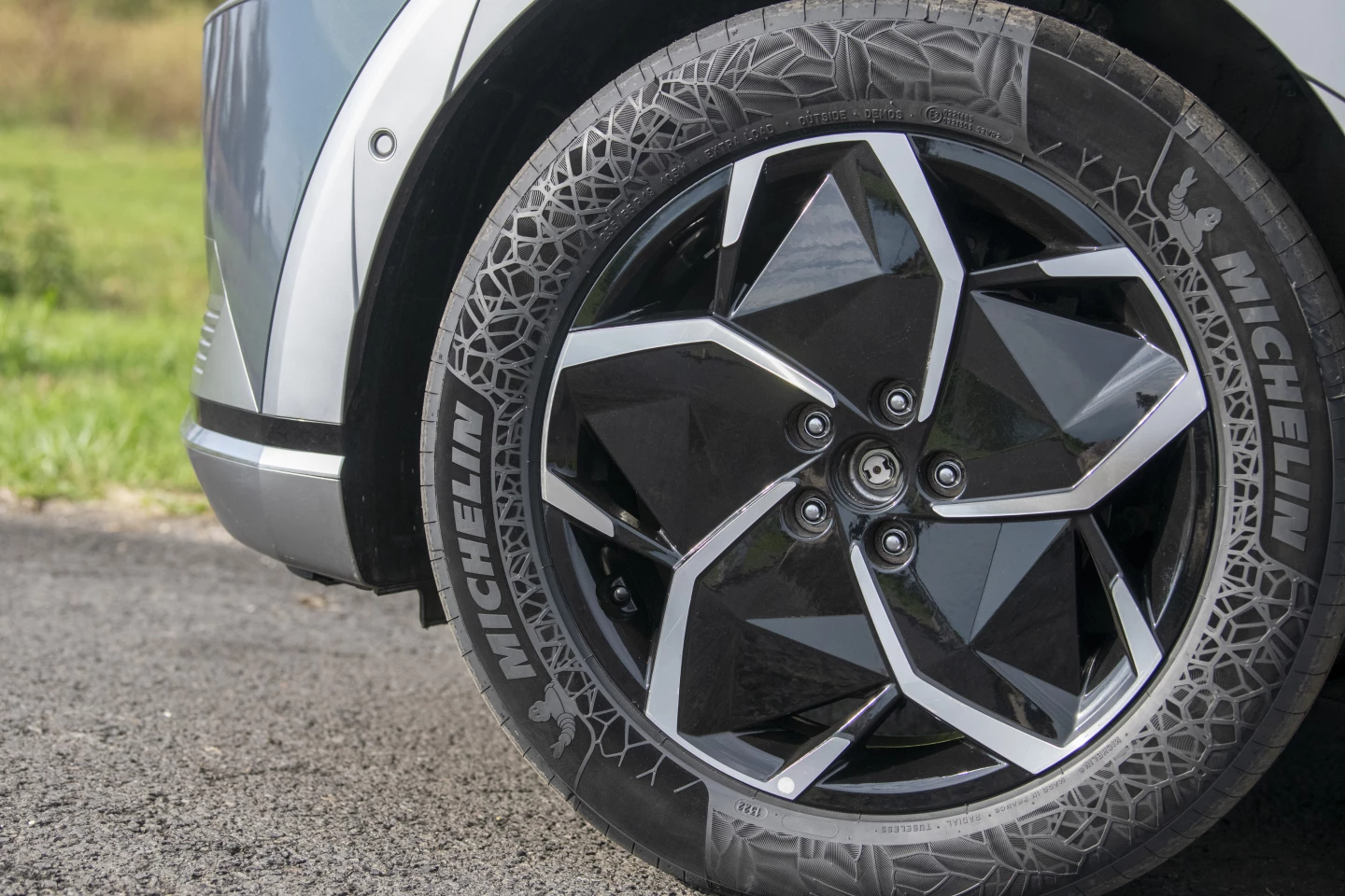 Prototype car tires made from 45% sustainable materials – these will hit the mass market by 2025