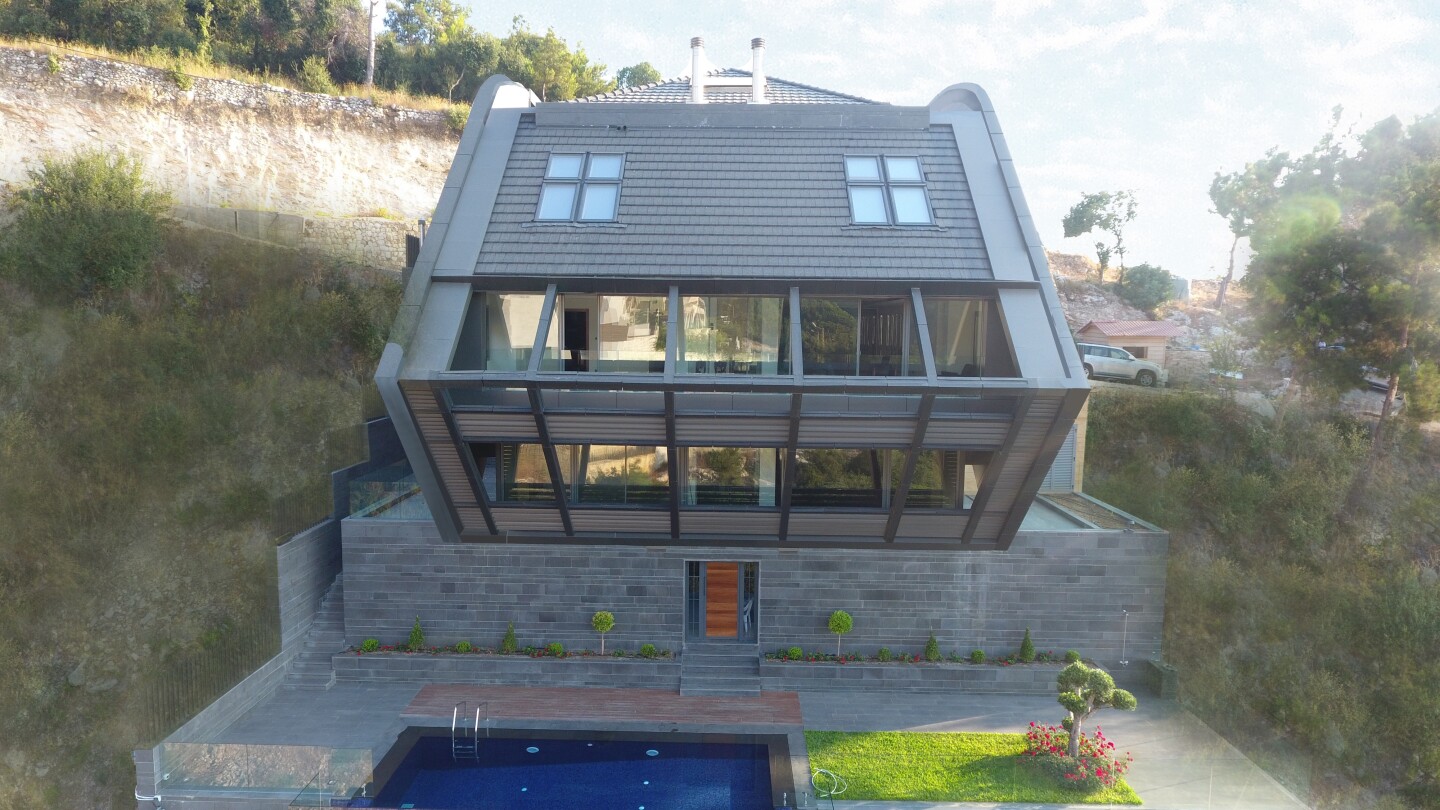 The CH730 Villa features generous glazing, including skylights