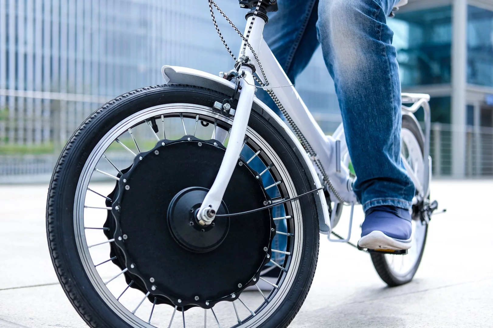 All versions of the EvoWheel will have a 250W motor, although there will be three different battery capacities