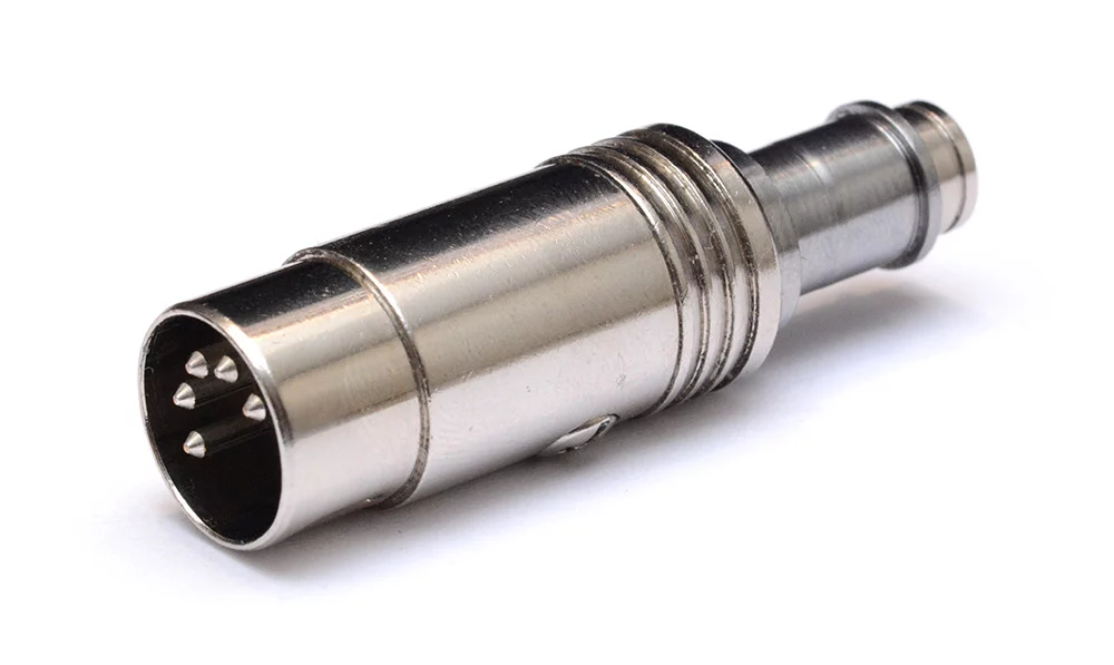 Three voice modes are available: in poly mono, each of the 16 voices has one oscillator, poly stereo gets eight voices with one oscillator per voice and the single voice mono mode has 16 layered oscillators for that voice