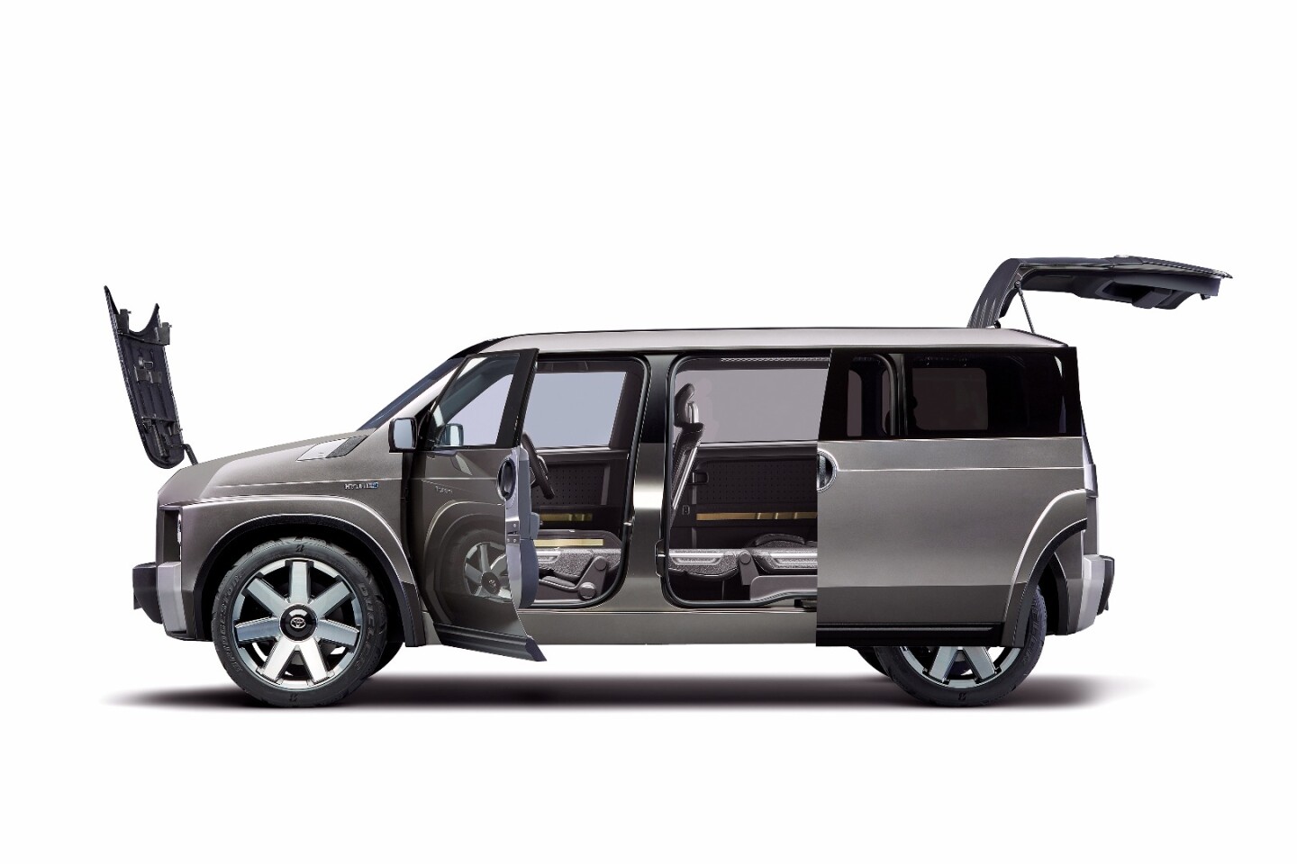 Toyota Tj Cruiser concept - roomy SUV or tough van?