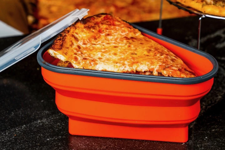 At its maximum capacity, the Pizza Pack can hold an 18-inch pizza cut into eight triangular slices