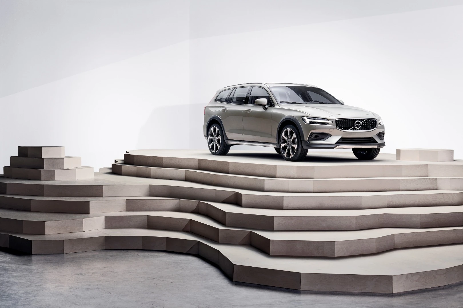 The V60 Cross Country explores a different style of topography