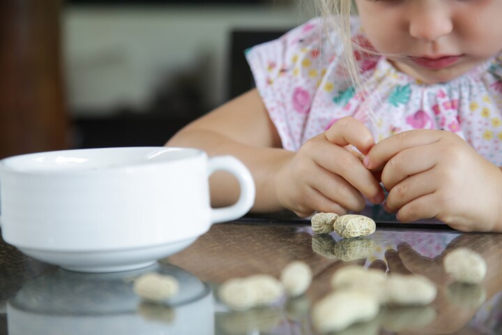 A study has found that immunotherapy delivered under-the-tongue is a safe, effective way of desensitizing young children to peanut allergy