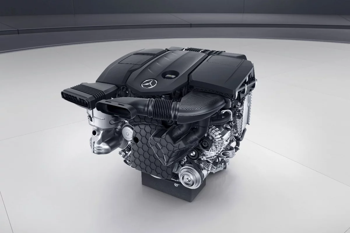 The new engine design cuts fuel consumption and CO2 output by around 13 percent while raising power output to 143 kW from 125 kW compared to its predecessor