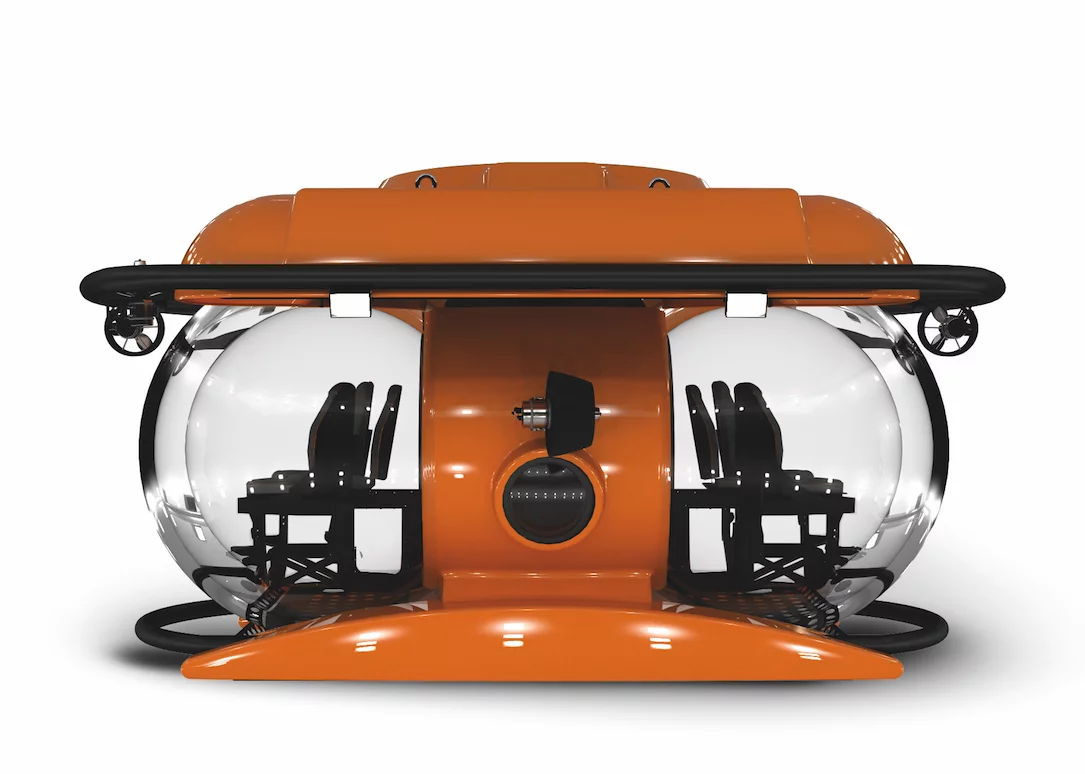 The pilot sits in the central pressure cylinder, and can learn to drive in just two weeks
