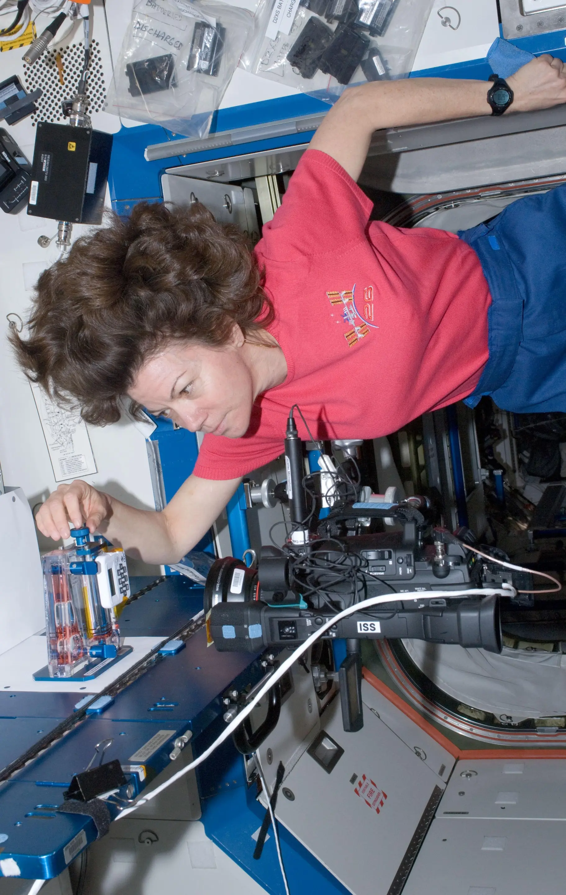 NASA astronaut Catherine Coleman performs a Capillary Flow Experiment (Photo: NASA)