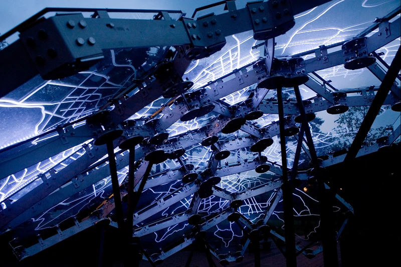 Eye-catching and functional - the Living Light structure in Seoul's Peace Park