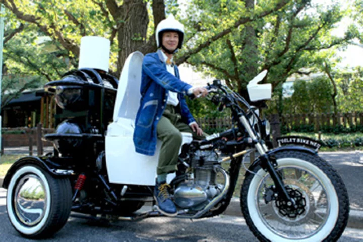 The toilet trike will hit the Japanese roads in the coming days, making its way from Kyushu to Tokyo (Image: TOTO)