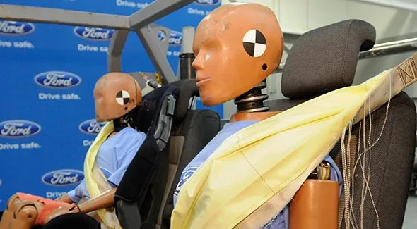 Rear-seat inflatable seat belts