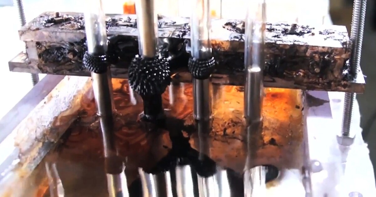 MIT researchers devise technique to clean up oil spills using