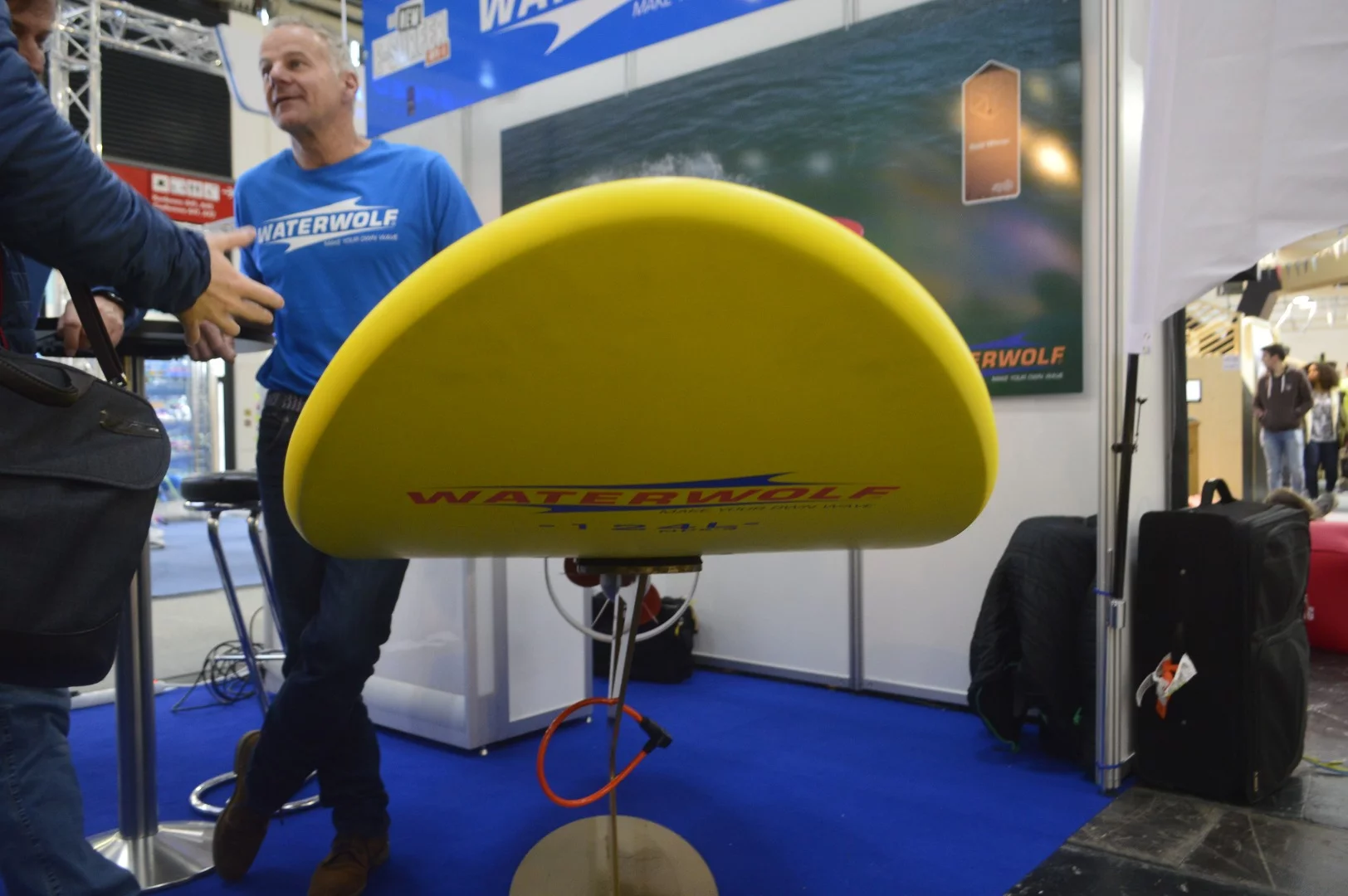 A look at the Waterwolf MPX-3 electric surfboard's propeller drive