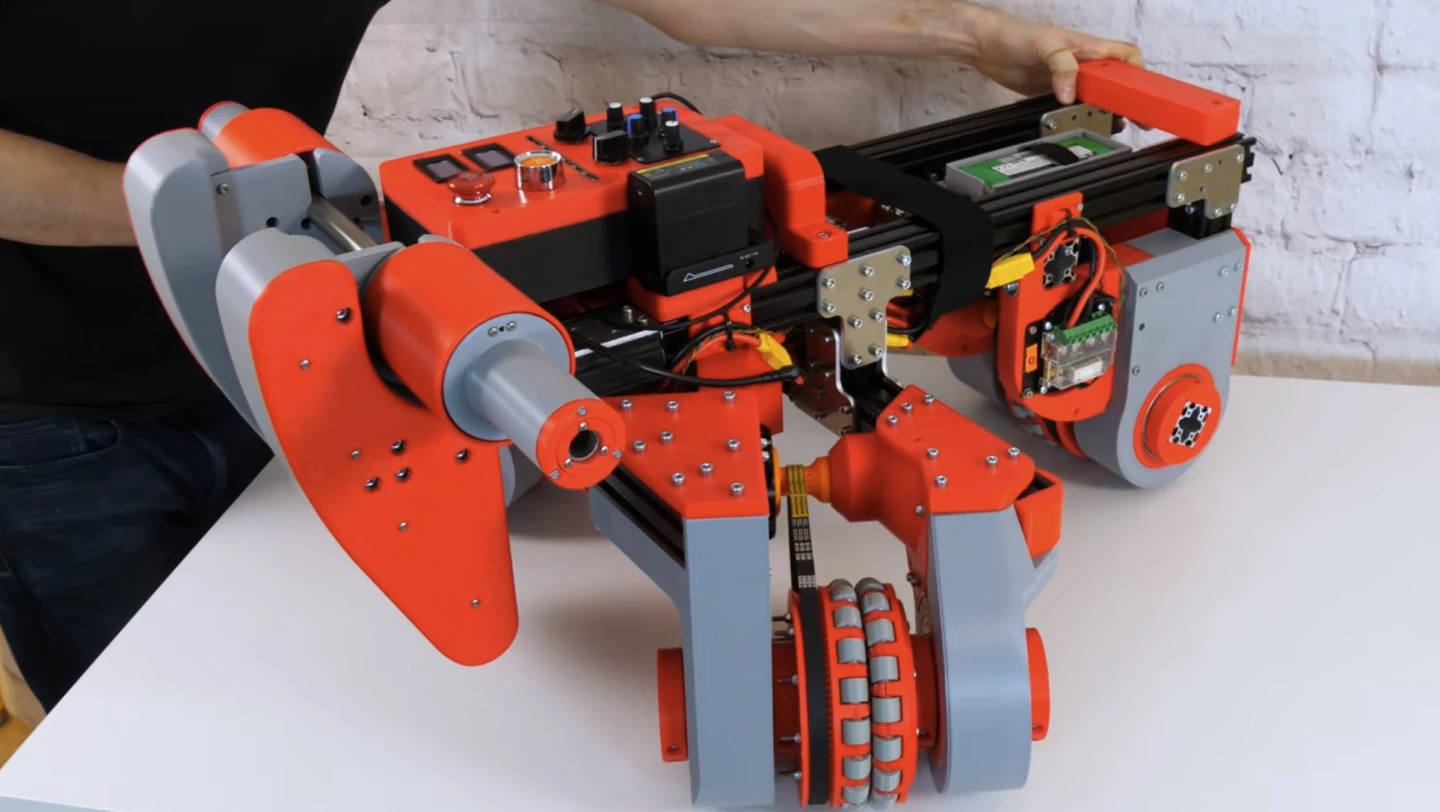 A PID controller calculates the tilt angle in real time and adjusts the three motors to maintain the vehicle's balance