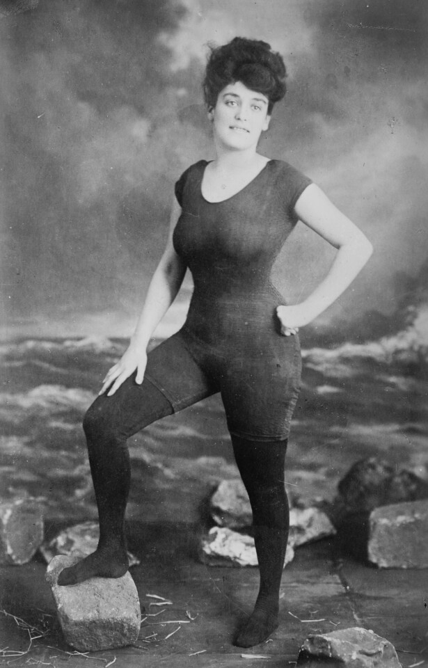 Annette Kellerman c1900, Australian professional swimmer, vaudeville and film star in her famous custom swimsuit - designed to allow for serious athletic swimming, unlike conventional women's swimwear of the period (Image: United States Library of Congress)