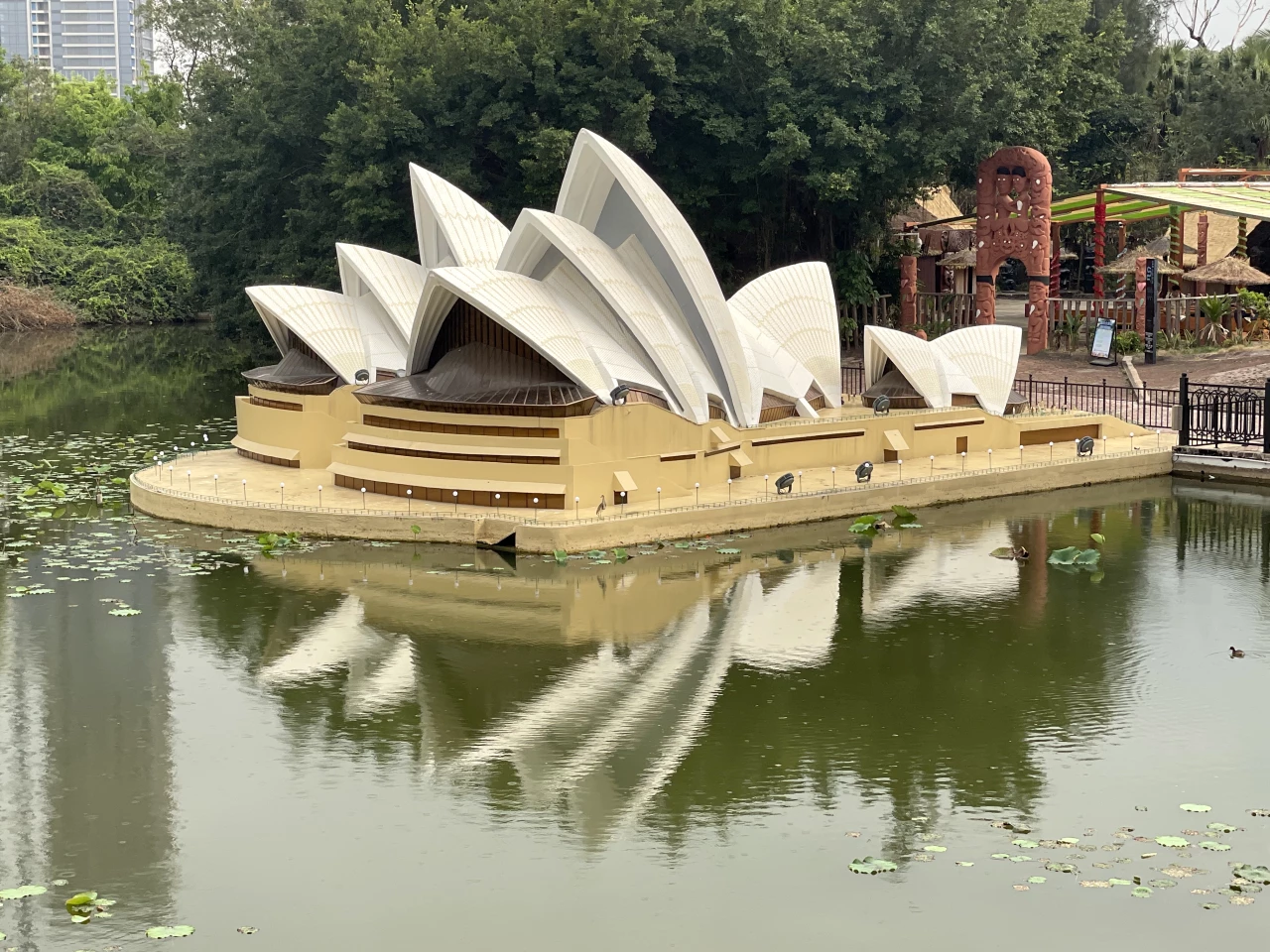 The designers even captured the set of steps leading down to the harbor – which have become famous in their own right thanks to regular visits from a New Zealand fur seal known as Benny, who has been soaking up the sun on them since 2014